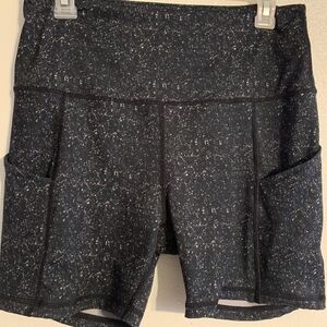 Womans Ododos Workout Shorts Size Large